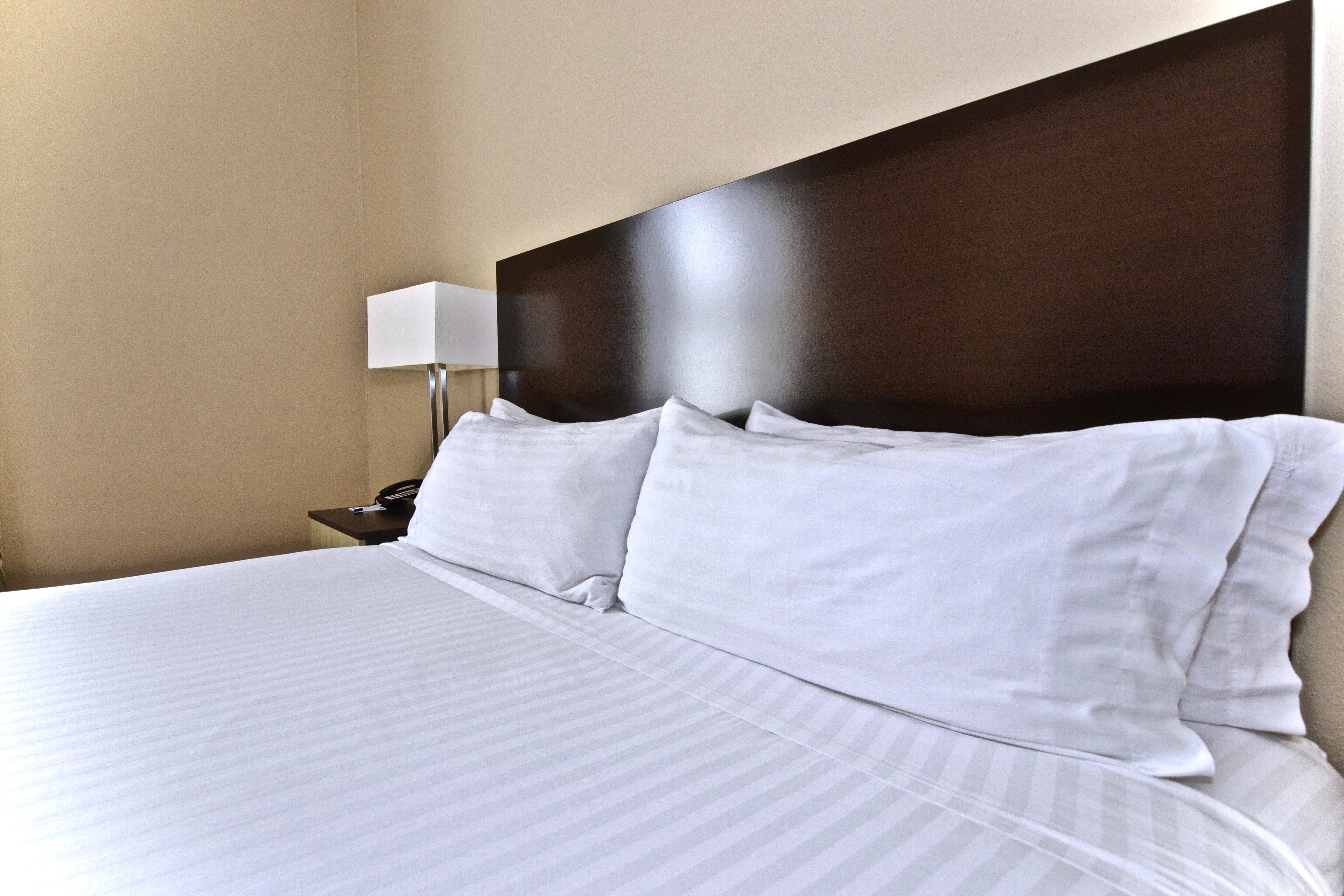 Holiday Inn Express Cleveland Downtown By Ihg Exterior photo