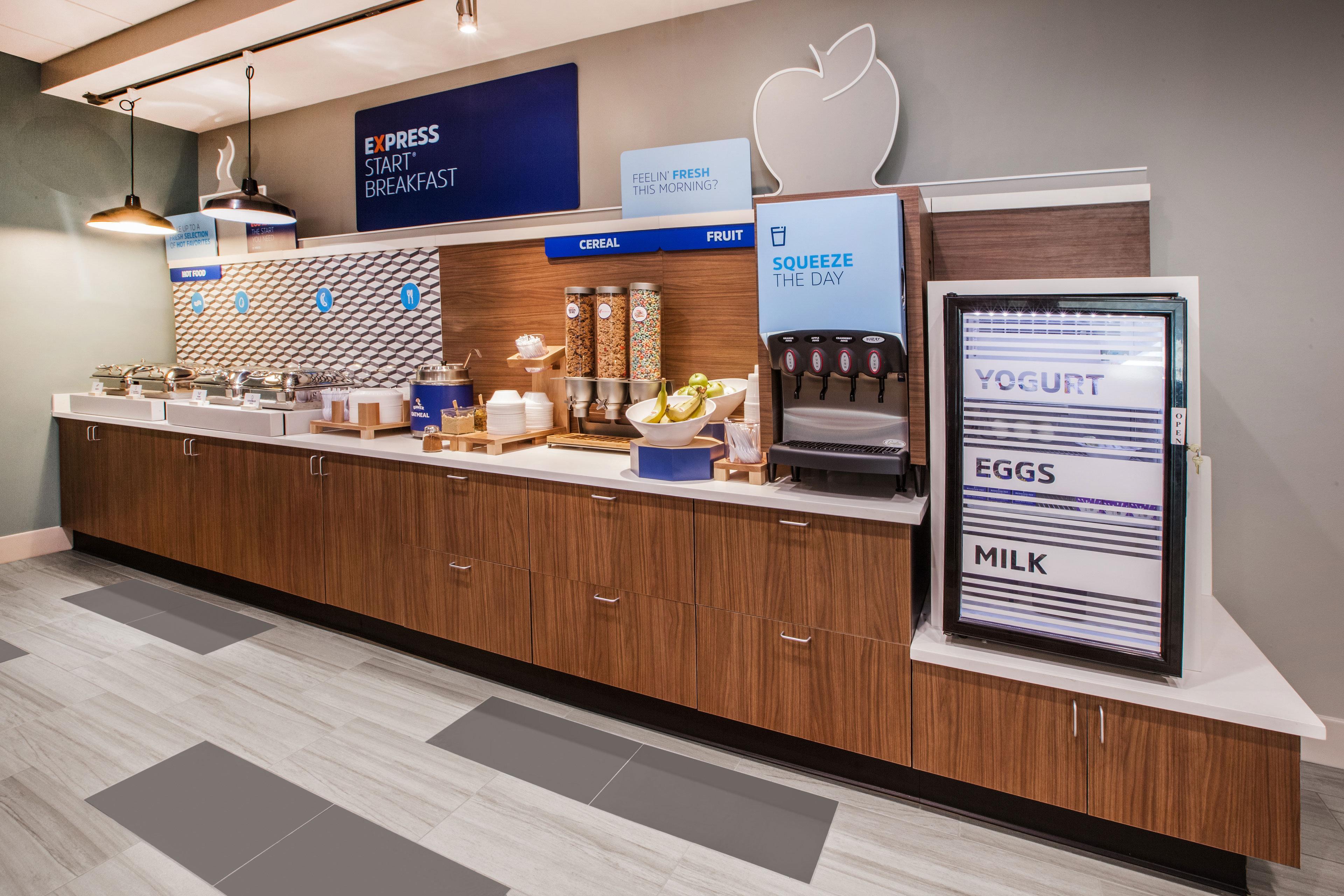 Holiday Inn Express Cleveland Downtown By Ihg Exterior photo