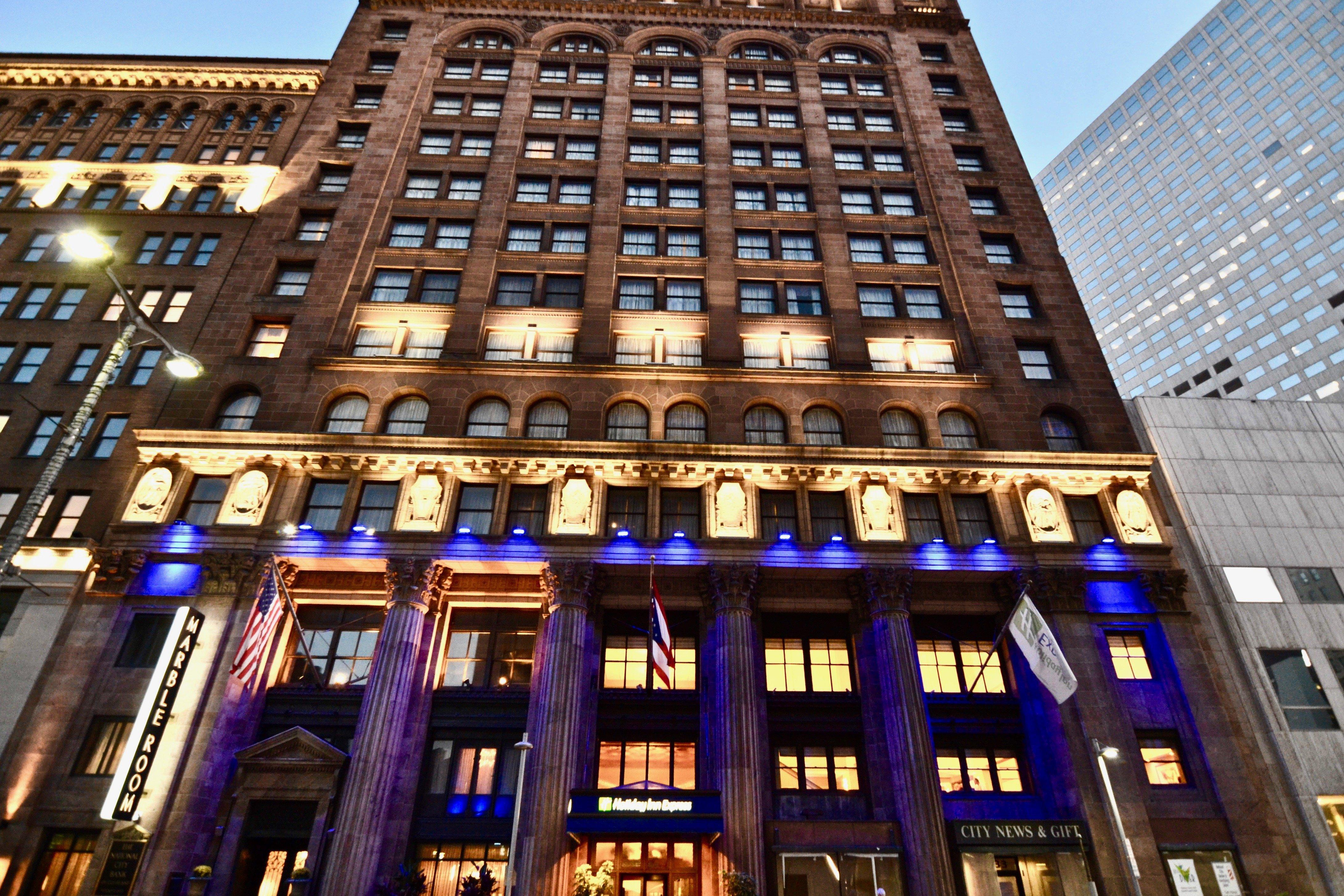 Holiday Inn Express Cleveland Downtown By Ihg Exterior photo