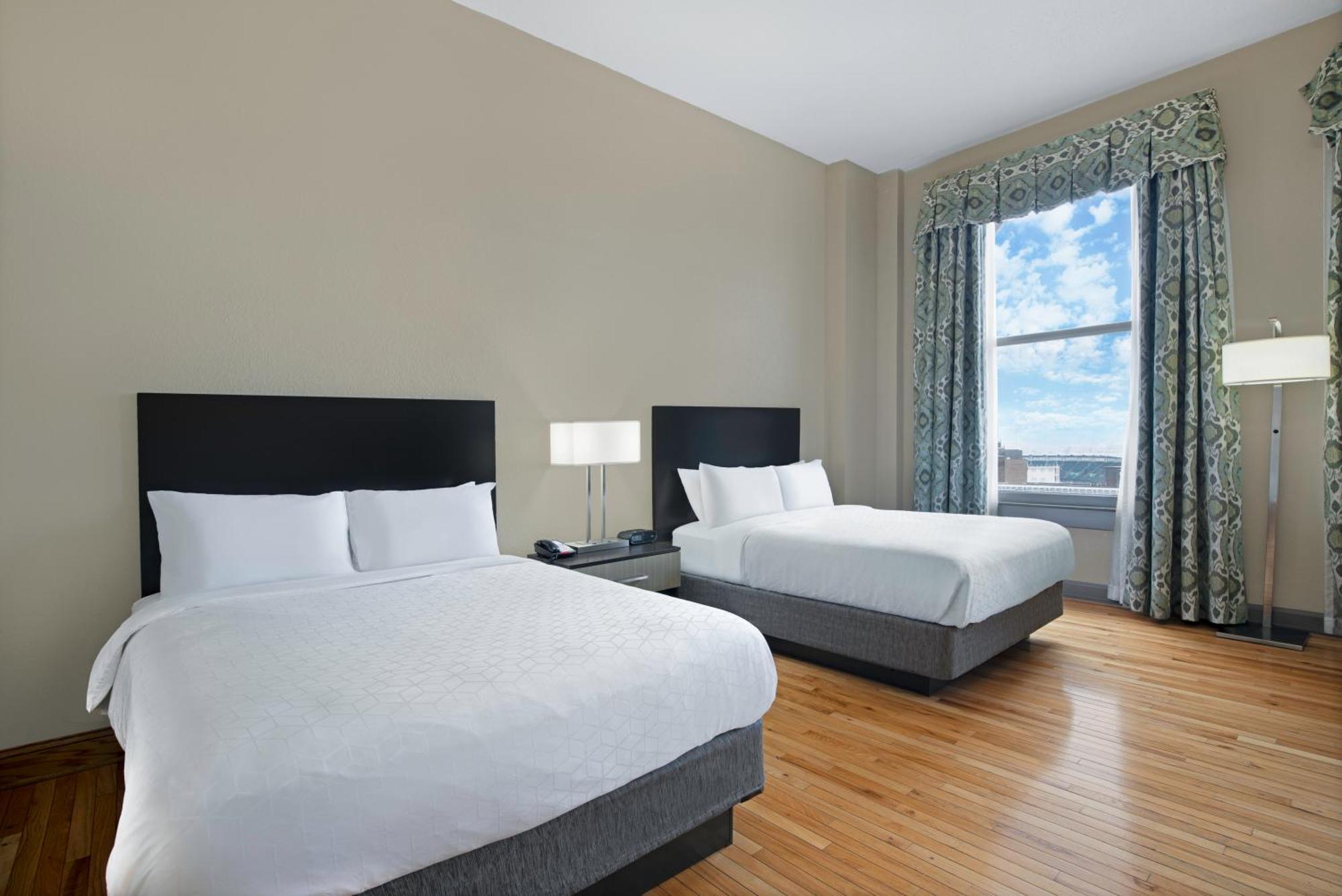 Holiday Inn Express Cleveland Downtown By Ihg Exterior photo