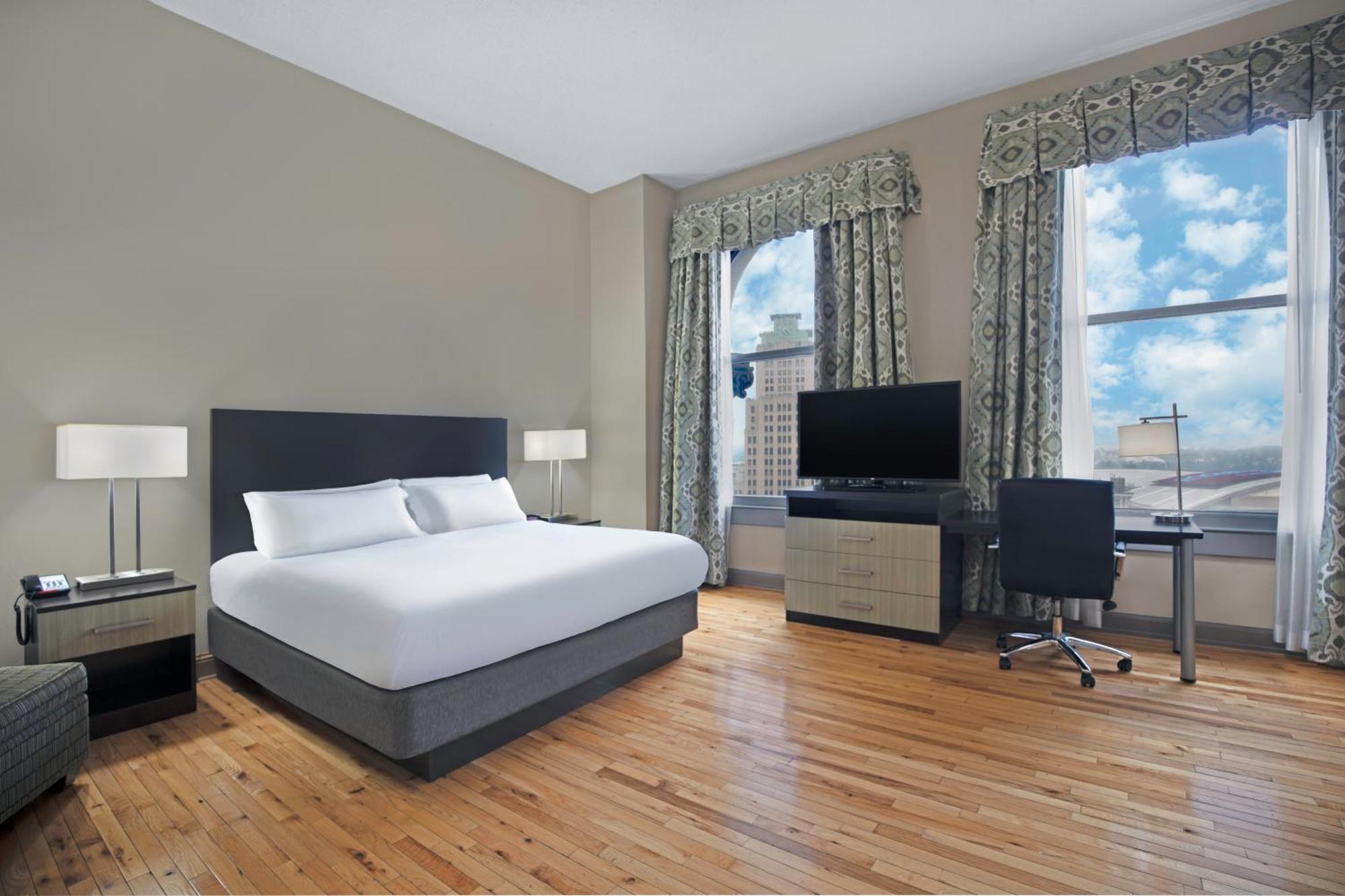 Holiday Inn Express Cleveland Downtown By Ihg Exterior photo
