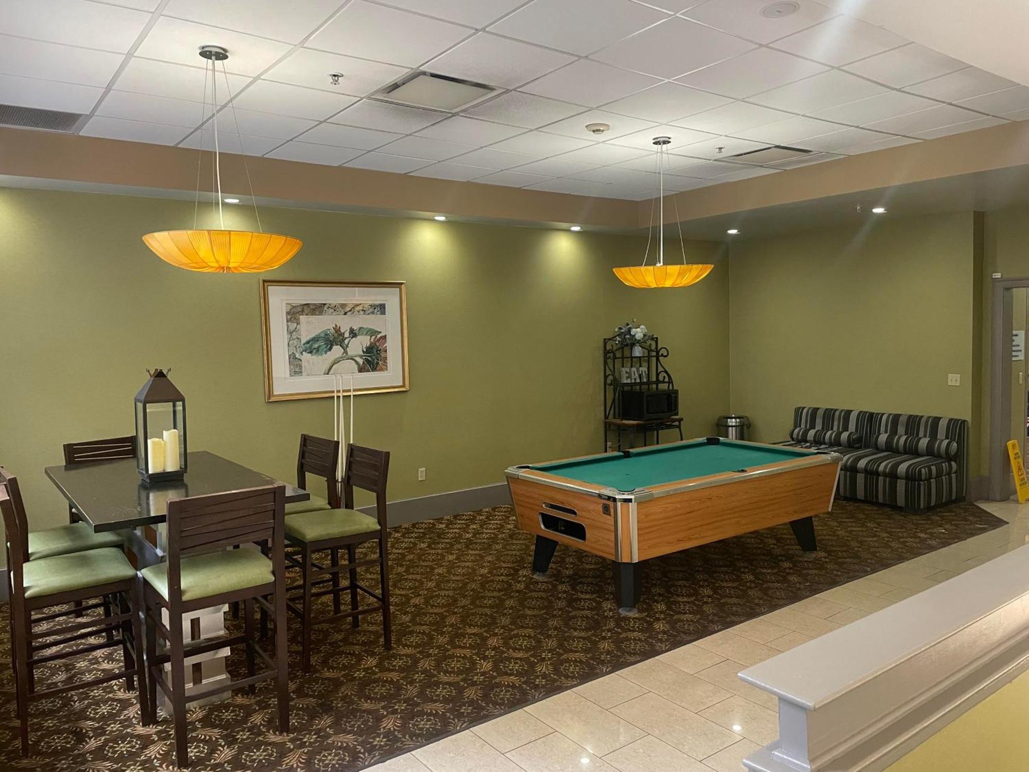 Holiday Inn Express Cleveland Downtown By Ihg Exterior photo