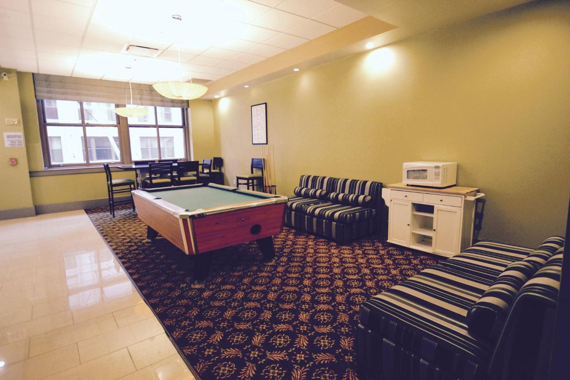 Holiday Inn Express Cleveland Downtown By Ihg Exterior photo